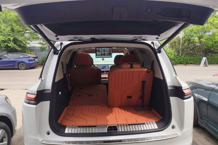 Used Leapmotor C16 2024 Range-Extended 200 Luxury Edition Trunk