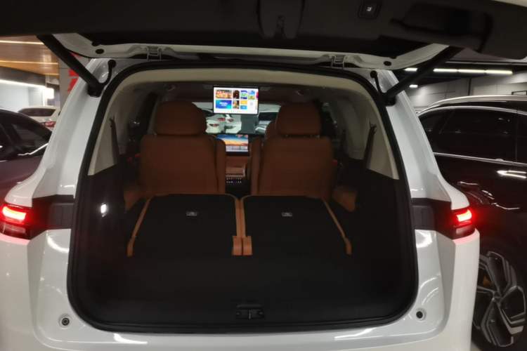 Used Leapmotor C16 2024 Range-Extended 200 Luxury Edition Trunk