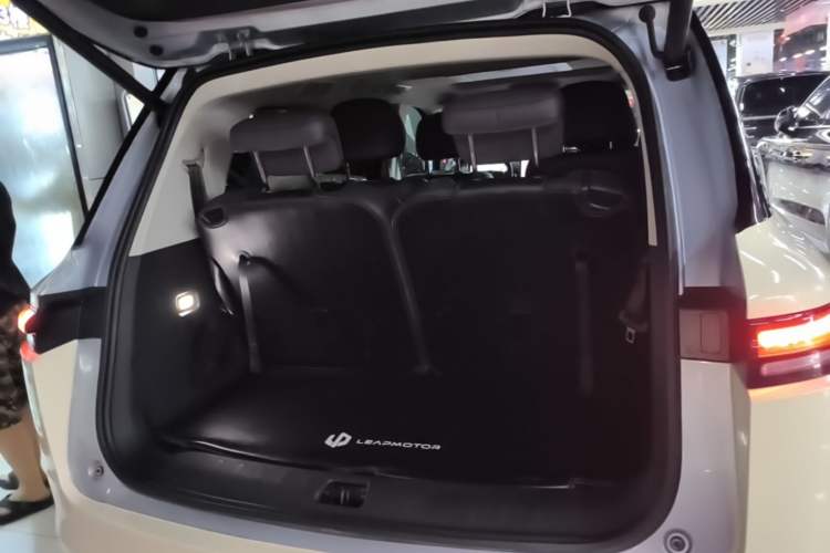 Used Leapmotor C16 2024 Range-Extended 200 Luxury Edition Trunk