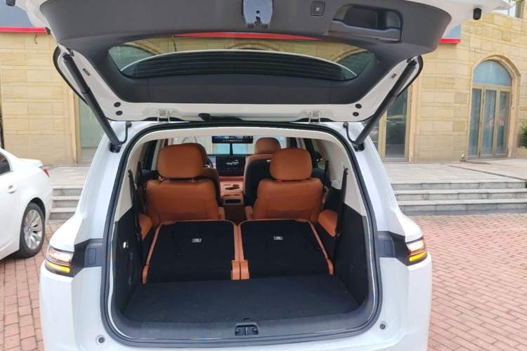 Used Leapmotor C16 2024 Range-Extended 200 Luxury Edition Trunk