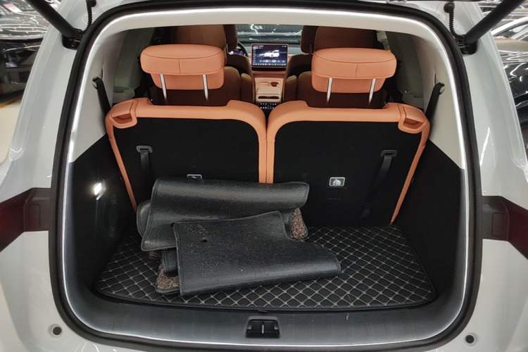 Used Leapmotor C16 2024 Range-Extended 200 Luxury Edition Trunk