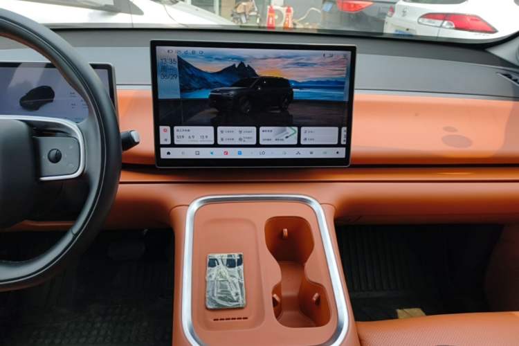 Used Leapmotor C16 2026 Extended-Range 280 LiDAR Zhizun Edition 6 Seats Audio And AC Panel