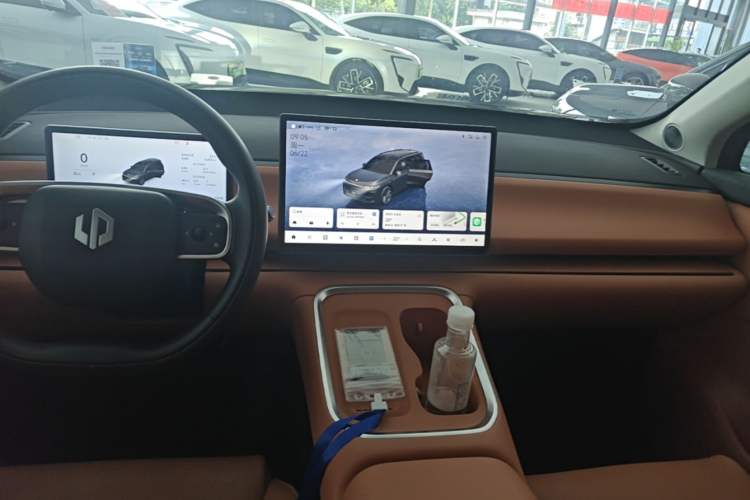 Used Leapmotor C16 2026 Extended-Range 280 LiDAR Zhizun Edition 6 Seats Audio And AC Panel