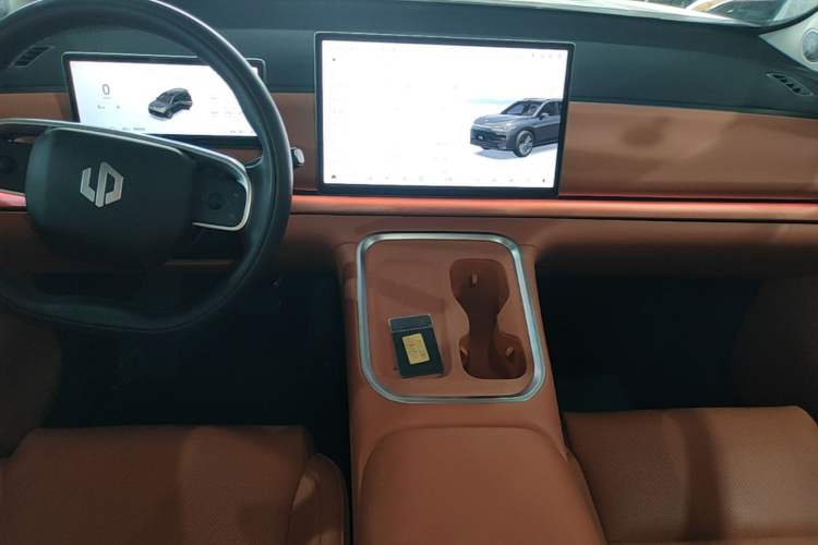 Used Leapmotor C16 2026 Extended-Range 280 LiDAR Zhizun Edition 6 Seats Audio And AC Panel