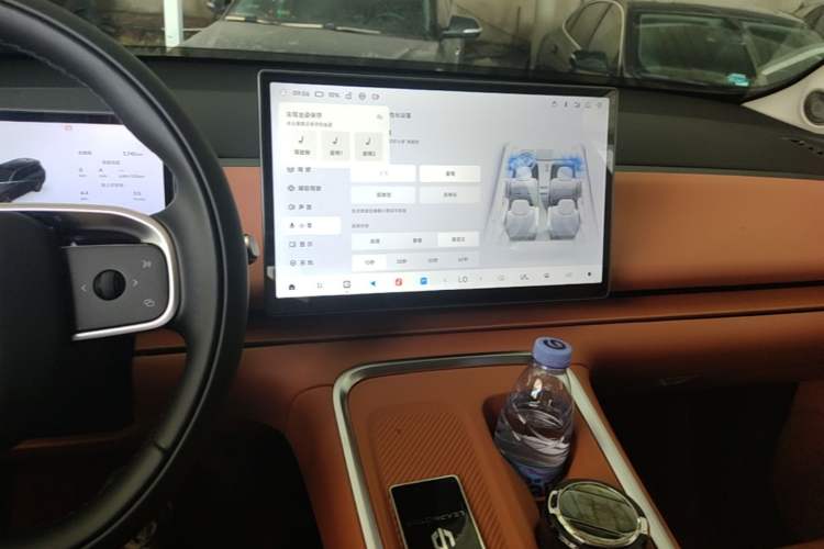 Used Leapmotor C16 2026 All-Electric 630 LiDAR Zhizun Edition 6 Seats Audio And AC Panel