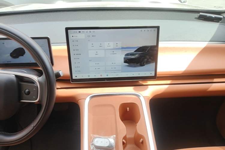 Used Leapmotor C16 2026 Extended-Range 280 LiDAR Zhizun Edition 6 Seats Audio And AC Panel
