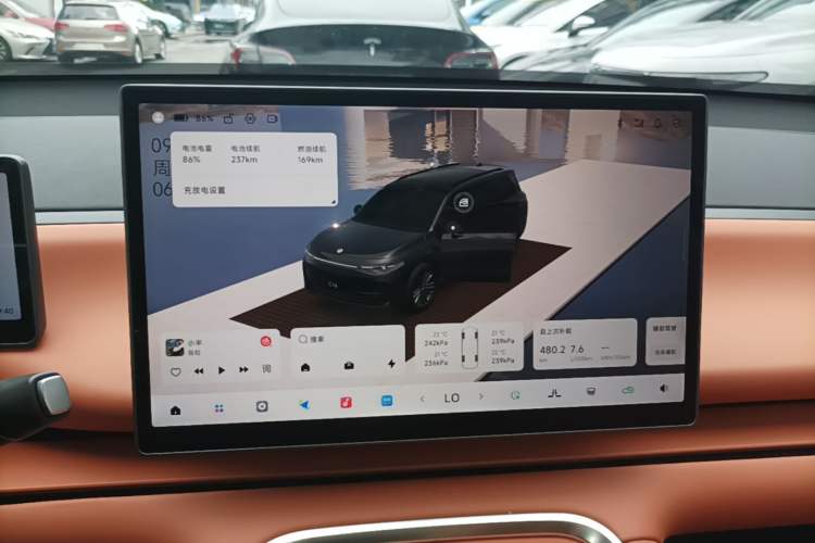 Used Leapmotor C16 2026 Extended-Range 280 LiDAR Zhizun Edition 6 Seats Audio And AC Panel