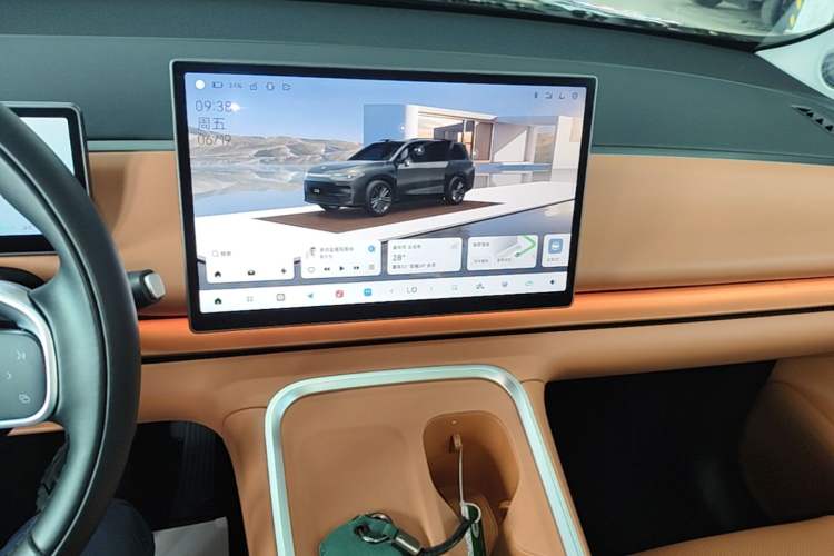 Used Leapmotor C16 2026 Extended-Range 280 LiDAR Zhizun Edition 6 Seats Audio And AC Panel