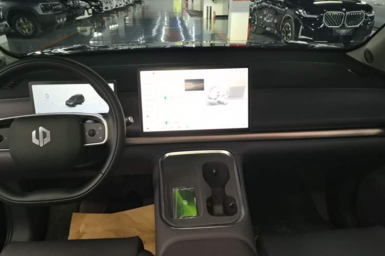 Used Leapmotor C16 2026 Extended-Range 280 LiDAR Zhizun Edition 6 Seats Audio And AC Panel