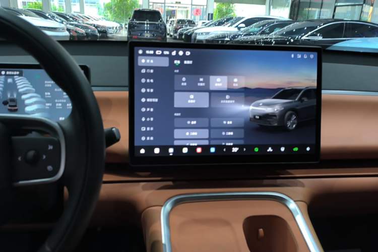 Used Leapmotor C16 2026 Extended-Range 280 LiDAR Zhizun Edition 6 Seats Audio And AC Panel