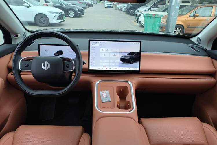 Used Leapmotor C16 2026 Extended-Range 280 LiDAR Zhizun Edition 6 Seats Audio And AC Panel
