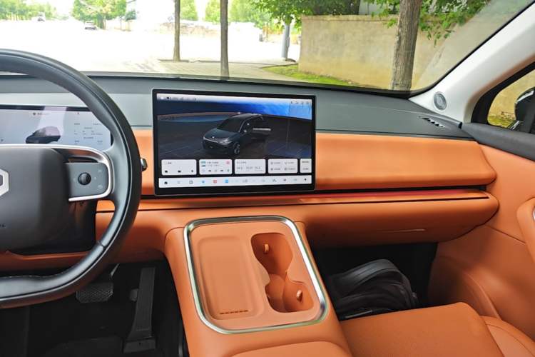 Used Leapmotor C16 2026 All-Electric 630 LiDAR Zhizun Edition 6 Seats Audio And AC Panel