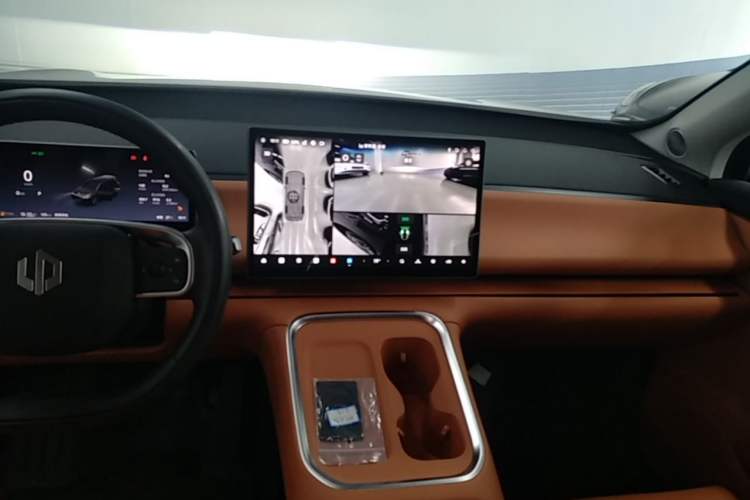 Used Leapmotor C16 2026 Extended-Range 280 LiDAR Zhizun Edition 6 Seats Audio And AC Panel