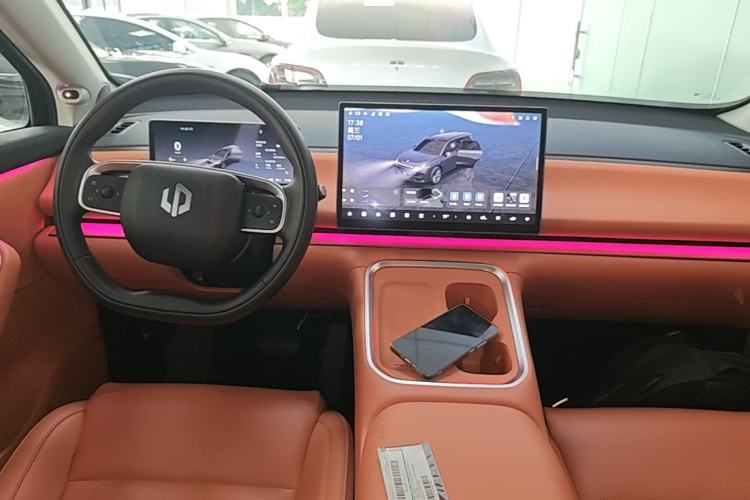 Used Leapmotor C16 2026 Extended-Range 280 LiDAR Zhizun Edition 6 Seats Center Console