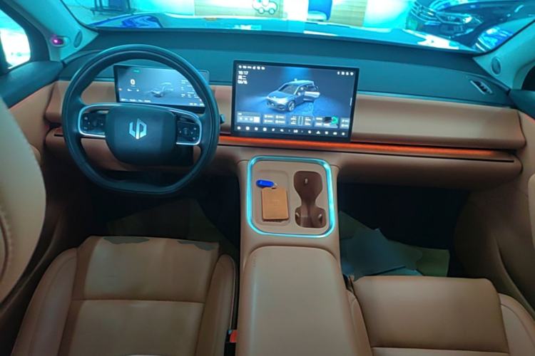 Used Leapmotor C16 2026 Extended-Range 280 LiDAR Zhizun Edition 6 Seats Center Console