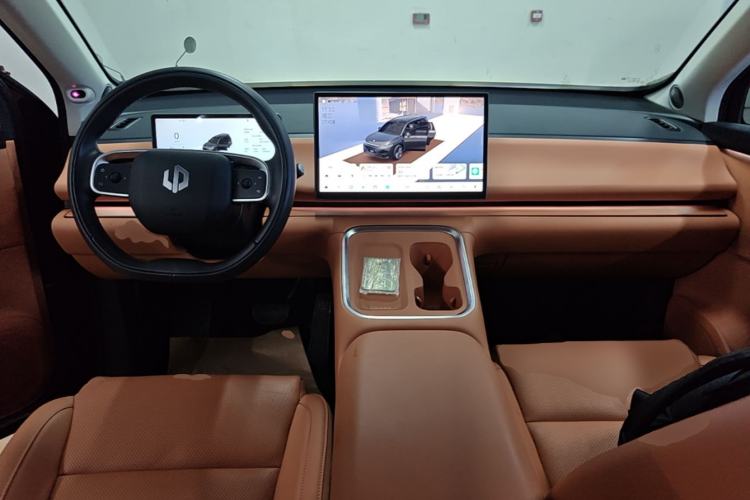 Used Leapmotor C16 2026 Extended-Range 280 LiDAR Zhizun Edition 6 Seats Center Console