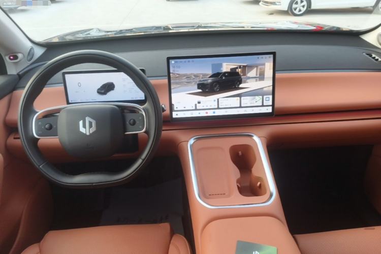 Used Leapmotor C16 2026 Extended-Range 280 LiDAR Zhizun Edition 6 Seats Center Console