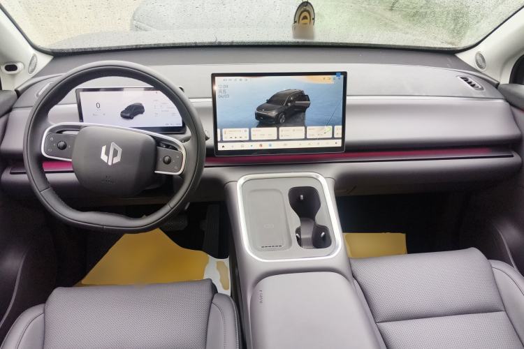 Used Leapmotor C16 2026 All-Electric 630 LiDAR Version 6-Seater Center Console