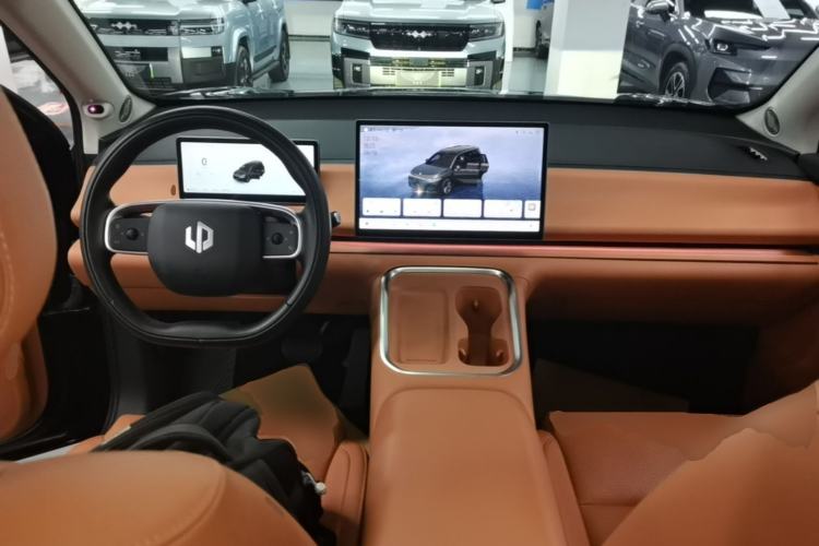 Used Leapmotor C16 2026 Extended-Range 280 LiDAR Zhizun Edition 6 Seats Center Console
