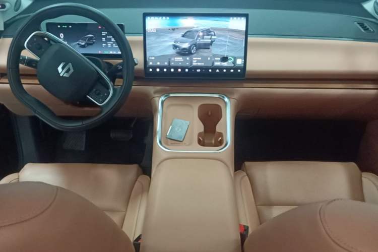 Used Leapmotor C16 2026 Extended-Range 280 LiDAR Zhizun Edition 6 Seats Center Console