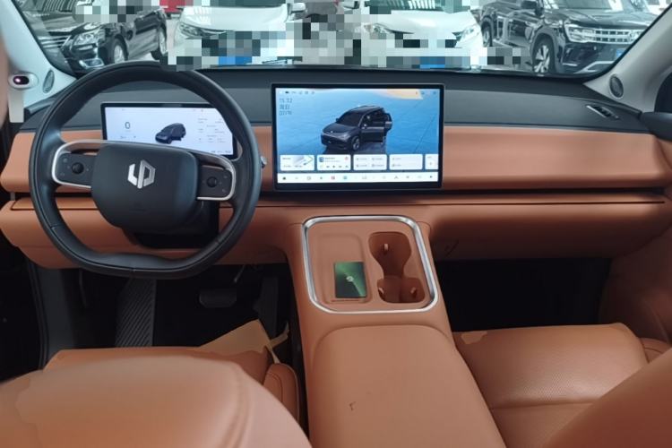 Used Leapmotor C16 2026 Extended-Range 280 LiDAR Zhizun Edition 6 Seats Center Console
