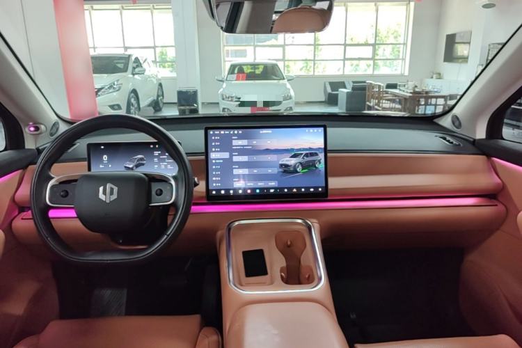 Used Leapmotor C16 2026 Extended-Range 280 LiDAR Zhizun Edition 6 Seats Center Console