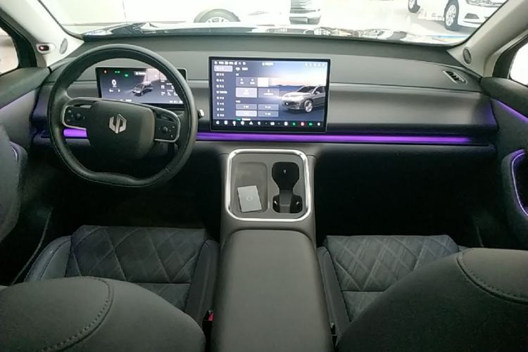 Used Leapmotor C16 2026 Extended-Range 280 LiDAR Zhizun Edition 5 Seats Center Console