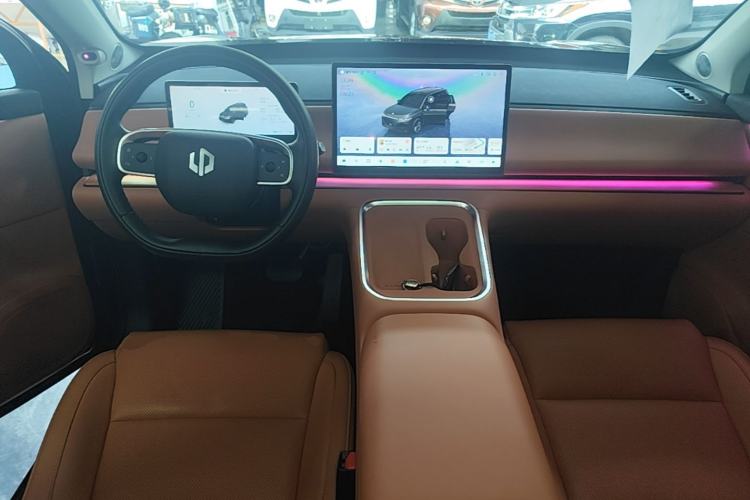 Used Leapmotor C16 2026 Extended-Range 280 LiDAR Zhizun Edition 6 Seats Center Console