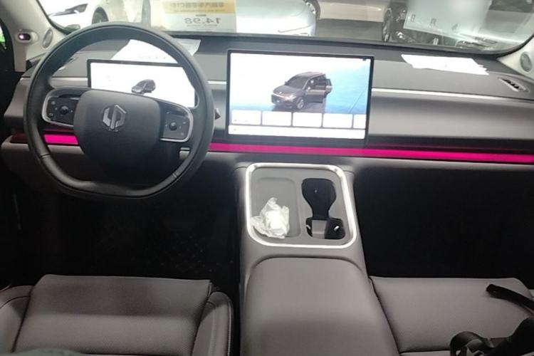 Used Leapmotor C16 2026 Extended-Range 280 LiDAR Zhizun Edition 6 Seats Center Console