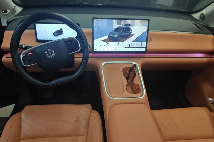 Used Leapmotor C16 2026 Extended-Range 280 LiDAR Zhizun Edition 6 Seats Center Console