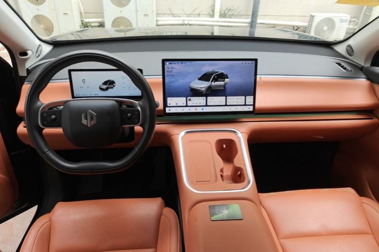 Used Leapmotor C16 2026 Extended-Range 280 LiDAR Zhizun Edition 6 Seats Center Console