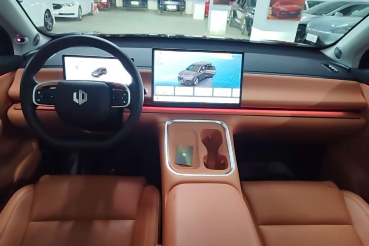 Used Leapmotor C16 2026 Extended-Range 280 LiDAR Zhizun Edition 6 Seats Center Console