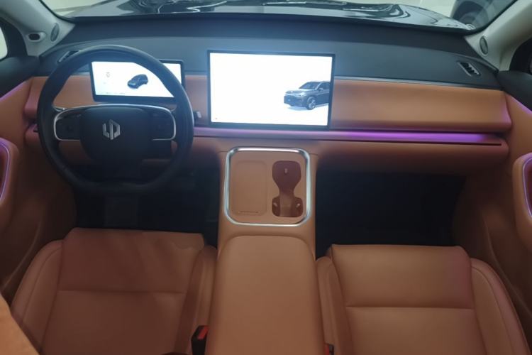 Used Leapmotor C16 2026 Extended-Range 280 LiDAR Zhizun Edition 6 Seats Center Console