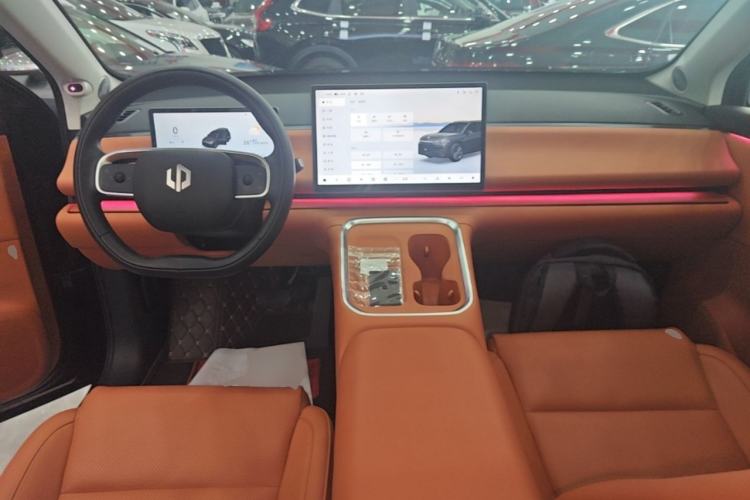 Used Leapmotor C16 2026 Extended-Range 280 LiDAR Zhizun Edition 6 Seats Center Console
