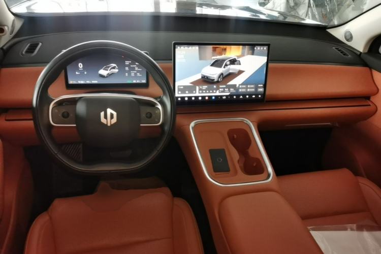 Used Leapmotor C16 2026 Extended-Range 280 LiDAR Zhizun Edition 6 Seats Center Console