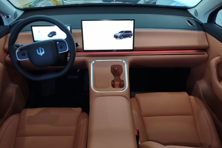 Used Leapmotor C16 2026 Extended-Range 280 LiDAR Zhizun Edition 6 Seats Center Console