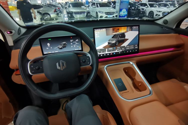 Used Leapmotor C16 2026 Extended-Range 280 LiDAR Zhizun Edition 6 Seats Center Console