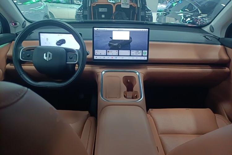 Used Leapmotor C16 2026 Extended-Range 280 LiDAR Zhizun Edition 6 Seats Center Console