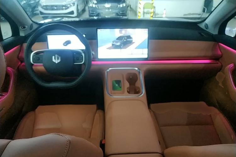 Used Leapmotor C16 2026 Extended-Range 280 LiDAR Zhizun Edition 6 Seats Center Console