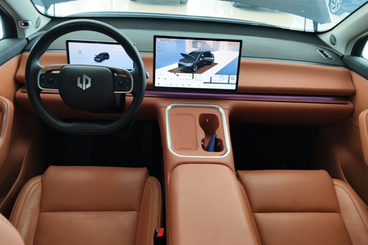 Used Leapmotor C16 2026 Extended-Range 280 LiDAR Zhizun Edition 6 Seats Center Console