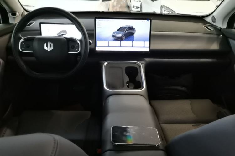 Used Leapmotor C16 2026 Extended-Range 280 LiDAR Zhizun Edition 6 Seats Center Console