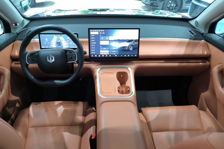 Used Leapmotor C16 2026 Extended-Range 280 LiDAR Zhizun Edition 6 Seats Center Console