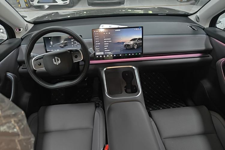 Used Leapmotor C16 2026 Extended-Range 280 LiDAR Zhizun Edition 6 Seats Center Console