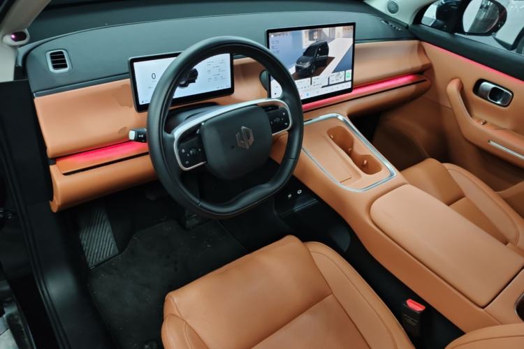 Used Leapmotor C16 2026 Extended-Range 280 LiDAR Zhizun Edition 6 Seats Center Console