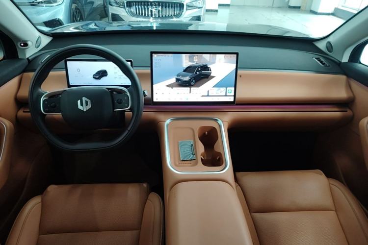 Used Leapmotor C16 2026 Extended-Range 280 LiDAR Zhizun Edition 6 Seats Center Console