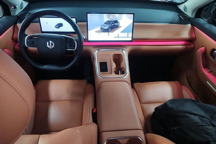 Used Leapmotor C16 2026 Extended-Range 280 LiDAR Zhizun Edition 6 Seats Center Console