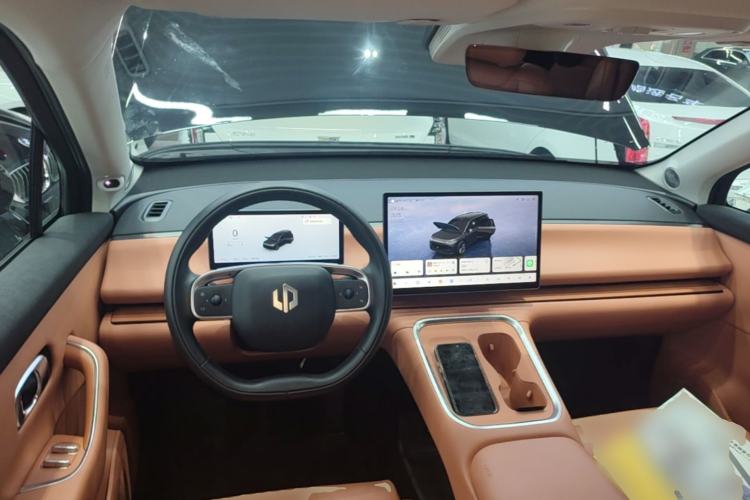 Used Leapmotor C16 2026 Extended-Range 280 LiDAR Zhizun Edition 6 Seats Center Console