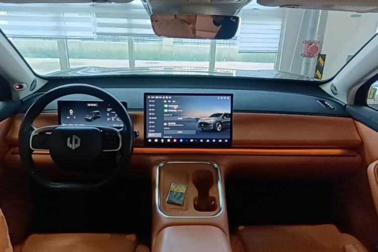 Used Leapmotor C16 2026 Extended-Range 280 LiDAR Zhizun Edition 6 Seats Center Console