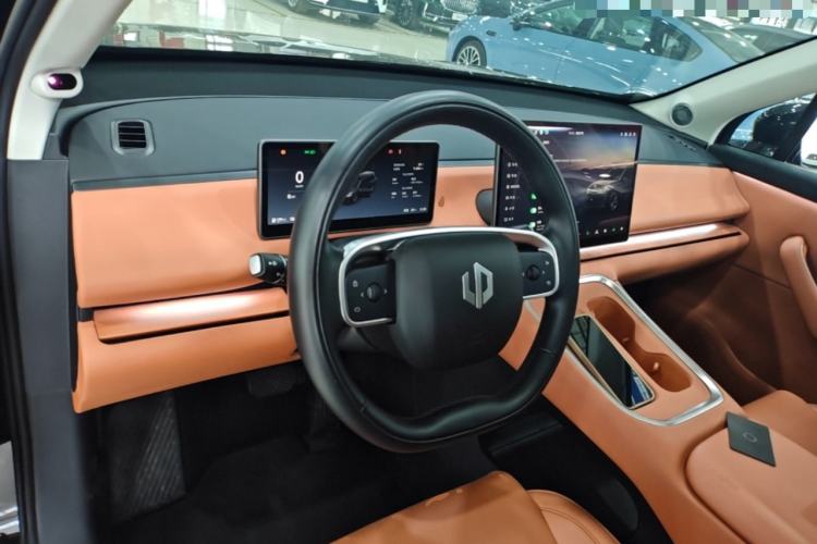 Used Leapmotor C16 2026 Extended-Range 280 LiDAR Zhizun Edition 6 Seats Center Console