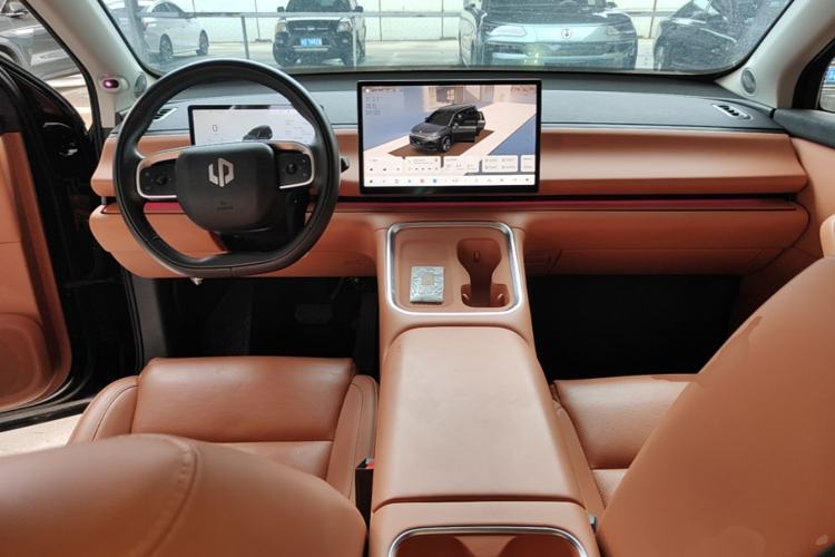 Used Leapmotor C16 2026 Extended-Range 280 LiDAR Zhizun Edition 6 Seats Center Console